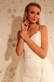 2025 Roz Mary Model  