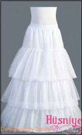 medium fluffy petticoat Balen : 4   ruffle : 3 Diameter : 270