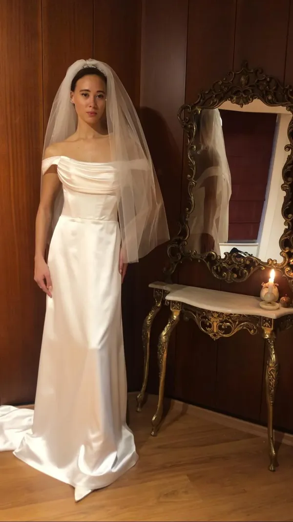 Gala: Saten Drapeli Gelinlik